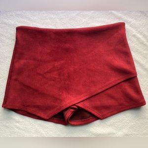 Size medium. Stretchy skort